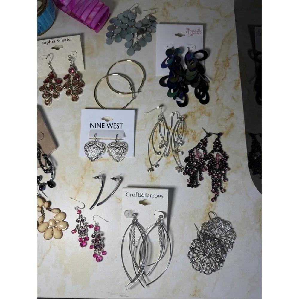Vintage VTG Jewelry Lot 19 Pieces Necklaces Bracelets Earrings